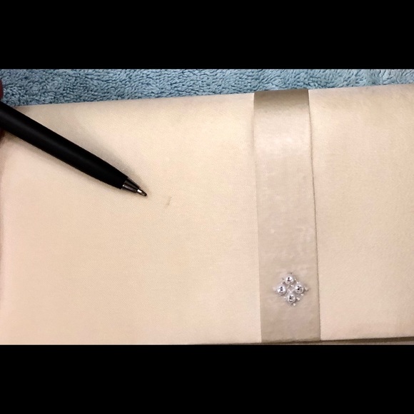 Dillard’s silk cream handbag. Great shape. - Picture 2 of 7